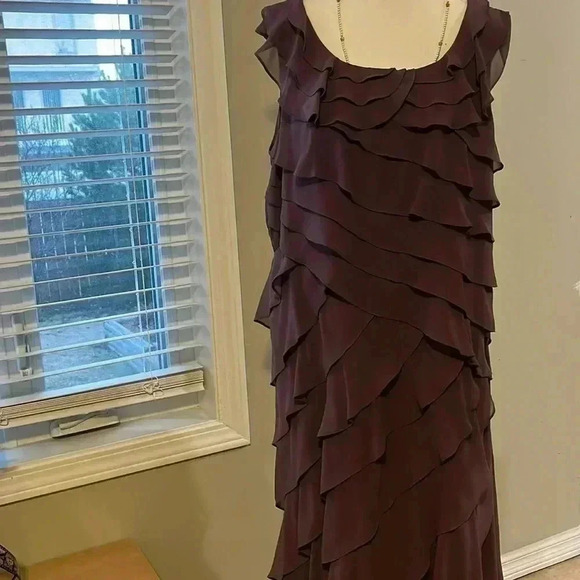 [16] Jacques Vert Plum Ruffled Layer Sleeveless  Dress - Picture 1 of 13
